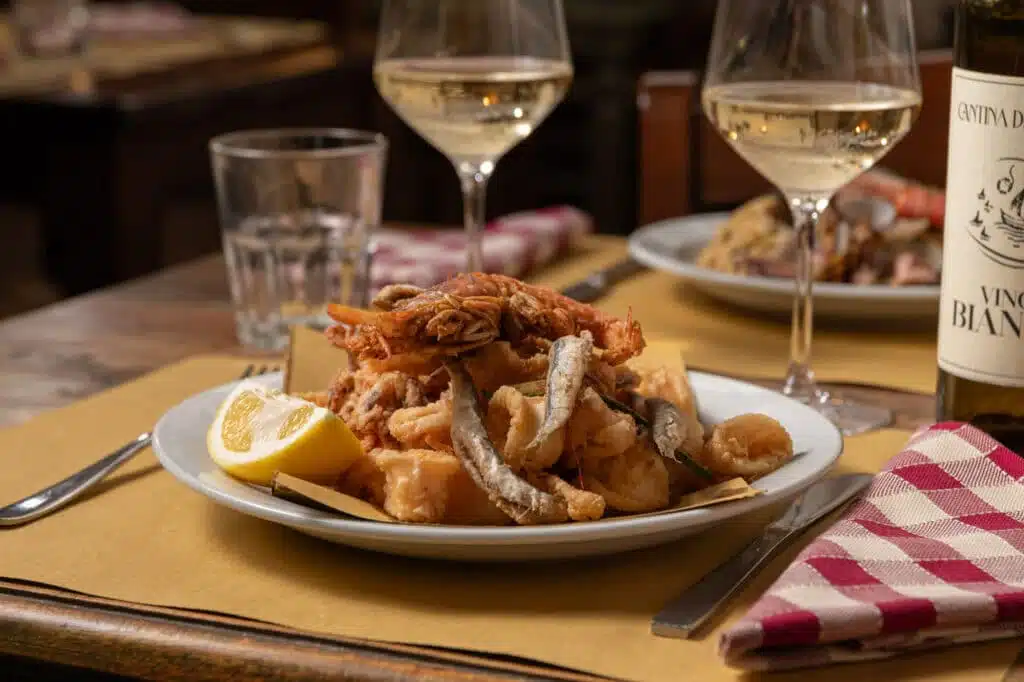 Repas de groupe génois à la Trattoria da Turin – plats traditionnels