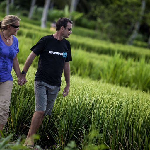 Le rural à Bali désigne les régions tranquilles de l'île, où l'on trouve des villages traditionnels, des rizières verdoyantes et une vie quotidienne proche de la nature.