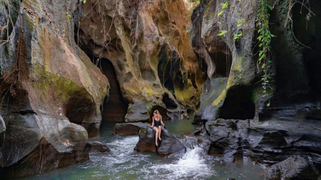 Hidden Canyon Beji Guwang est un canyon spectaculaire à Bali