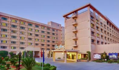 Hotel Clarks Shiraz agra