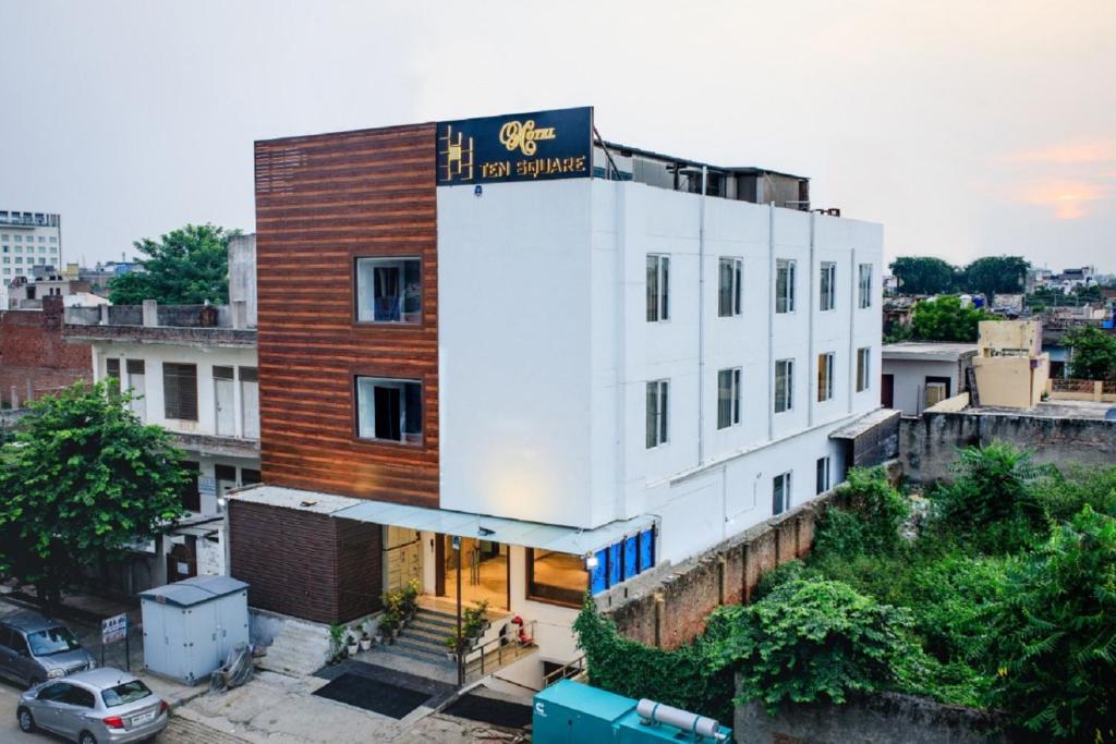 Hotel Ten Sqaure agra