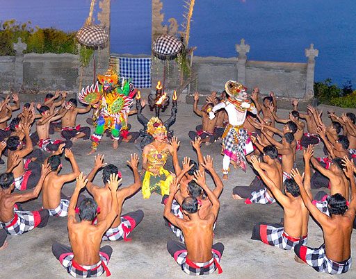 la plus spectaculaire des danses balinaises : le Kecak