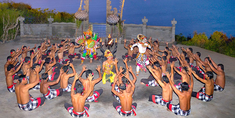 la plus spectaculaire des danses balinaises : le Kecak