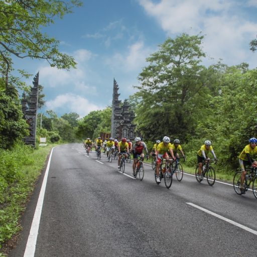 Faire du vélo jusqu’au temple de Tanah Lot