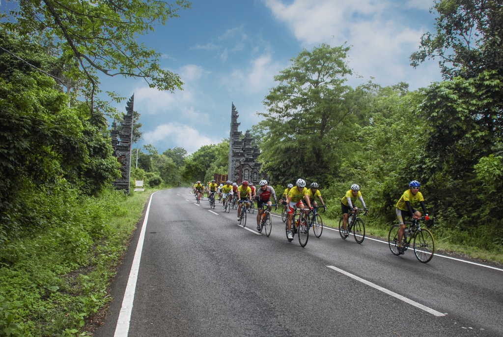 Faire du vélo jusqu’au temple de Tanah Lot