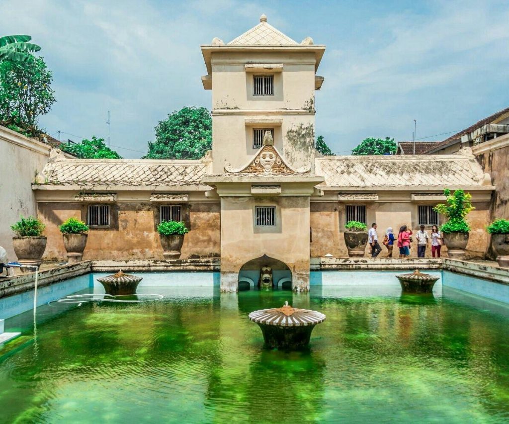 Le château d’eau dans le palais du Sultan a Yogyakarta