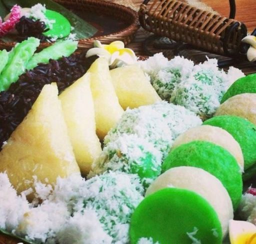 Les gâteaux traditionnels au marché traditionnel de Bali