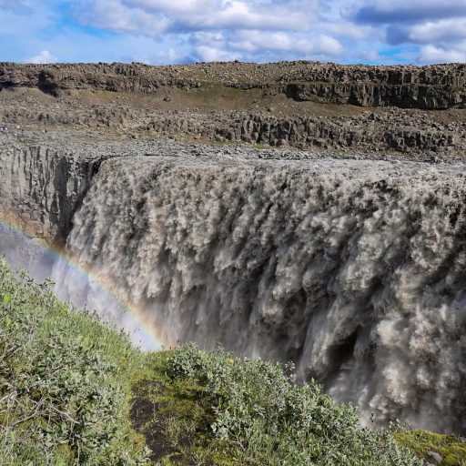 Dettifoss - la plus grande chute d'eau d'Europe