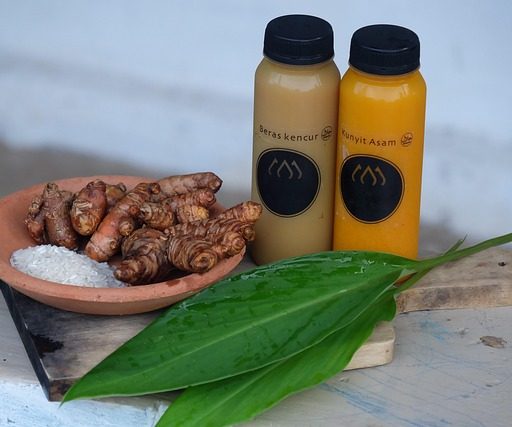 boisson traditionnelle à base de plantes du balinais, jamu